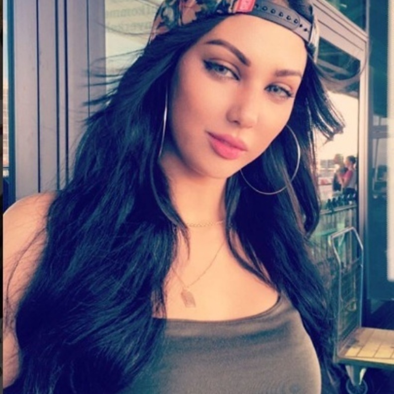 ابتسام تسكت