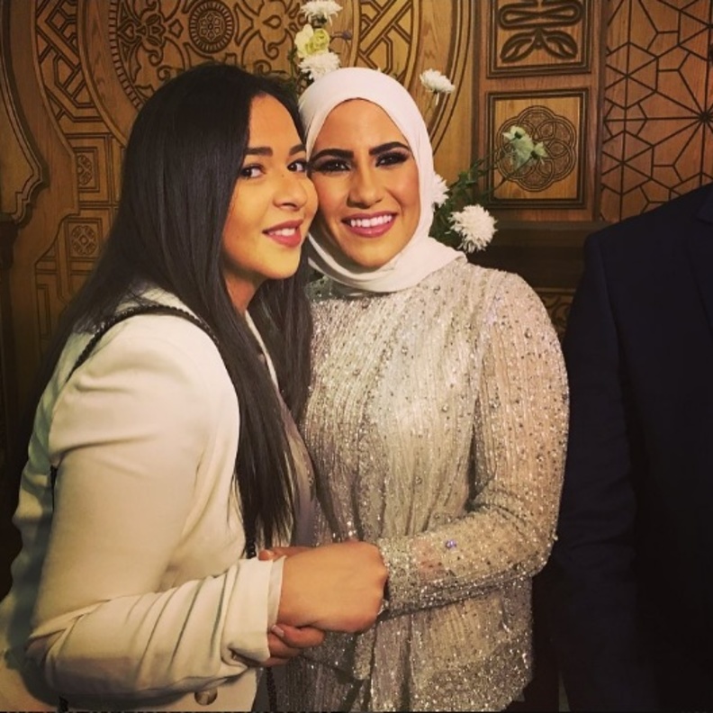 ايمي سمير غانم مع صديقتها صفا