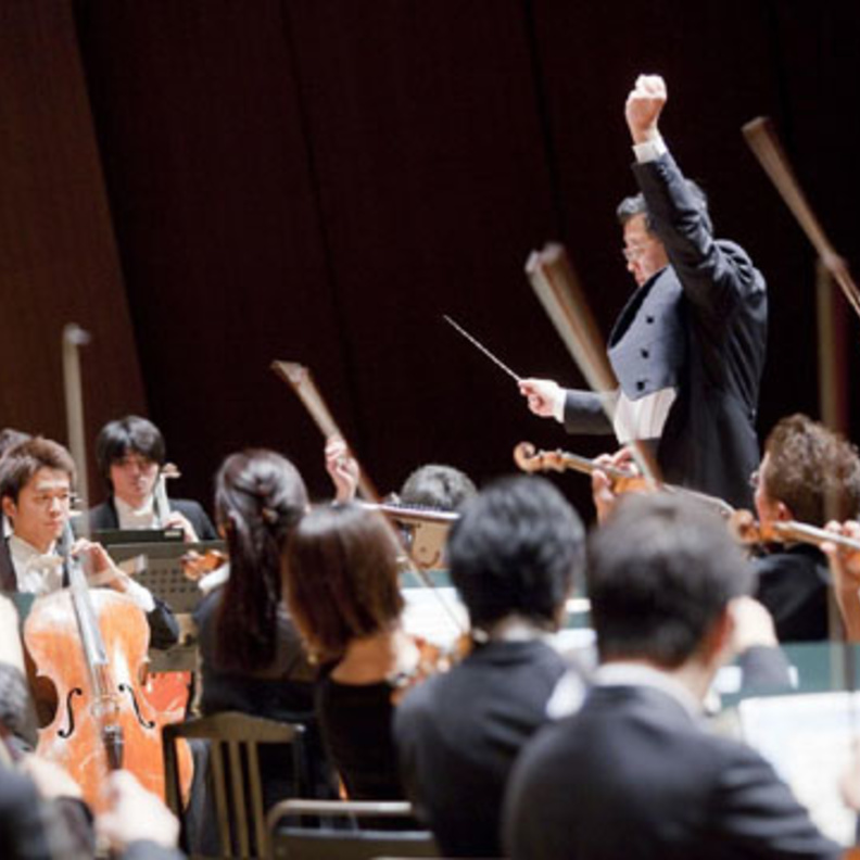 الحفل يقام الخميس 13 أبريل (8 إلى 9:30 مساء) 