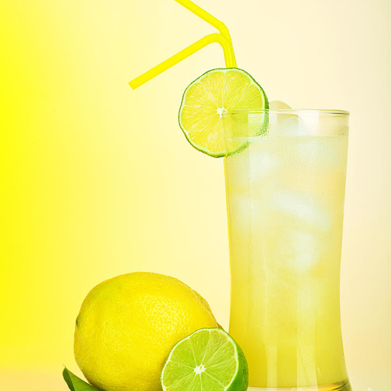 شرب كوب عصير حامض يوميا يساهم في خسارة الوزن و حرق الدهون