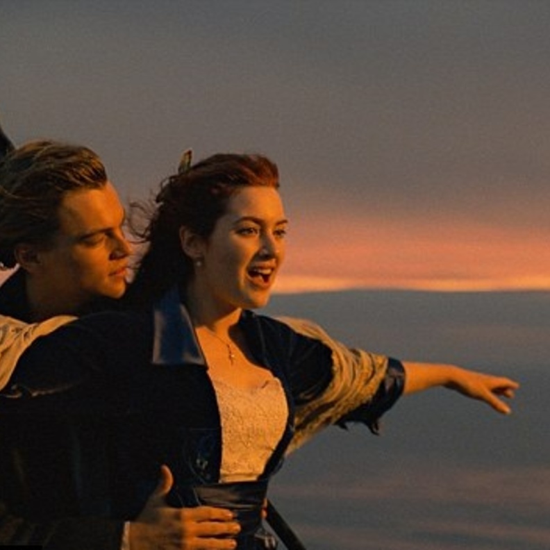 كيت وينسلت وليوناردو دي كابريو في فيلم TITANIC