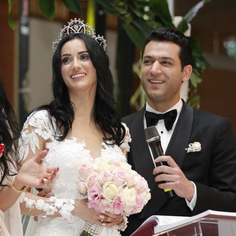 مراد يلدريم وإيمان الباني