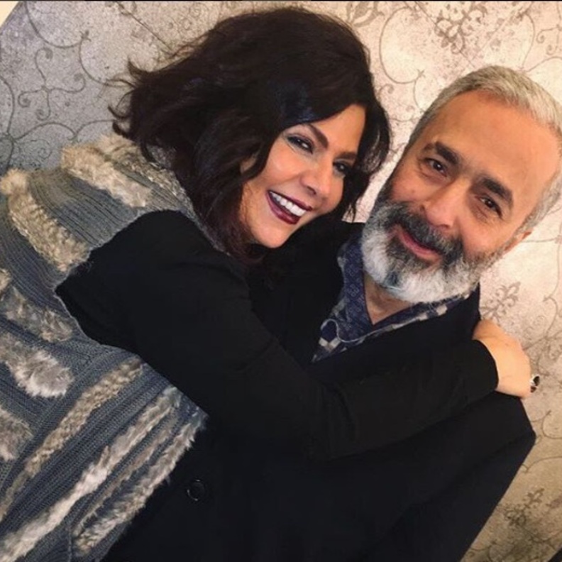 تعرفوا على عائلة صباح الجزائري وصورها الرومانسية مع زوجها 