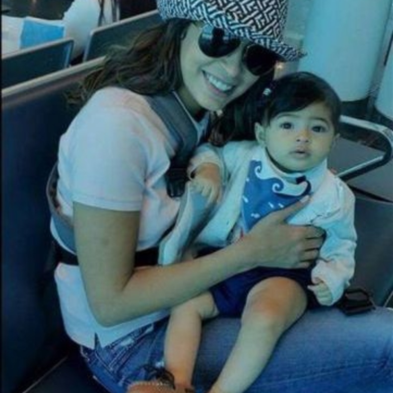 روبي مع طفلتها