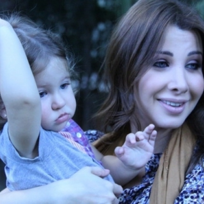 نانسي عجرم وابنتها