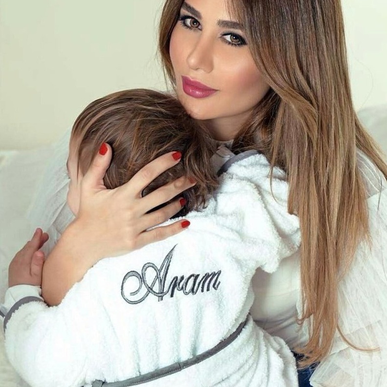داليدا عياش وابنها أرام