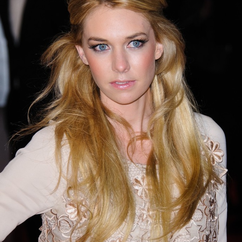 هل سقط توم كروز في حب فانيسا كيربي.. 10 صور لفتاة تستحق "الوقوع في حبها "