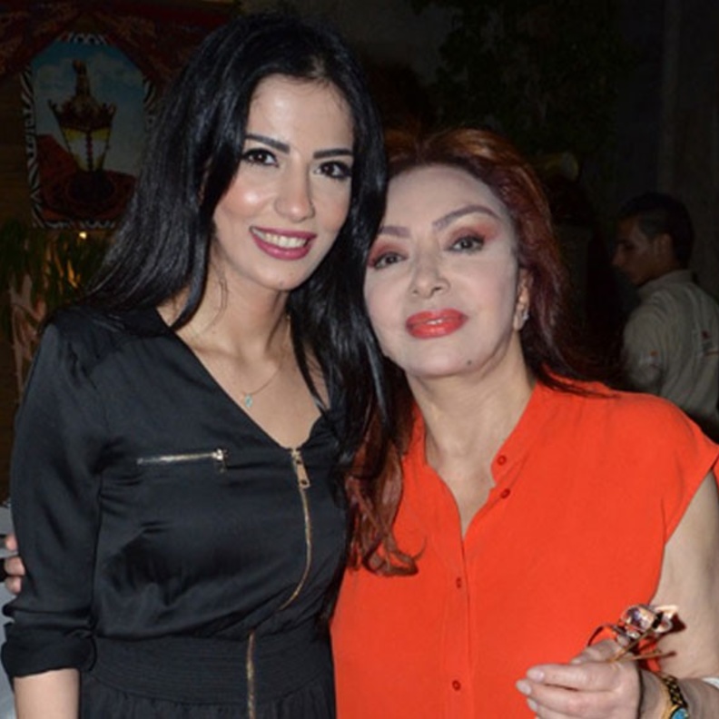 نبيلة عبيد مع ابنة شقيقتها اميرة هاني