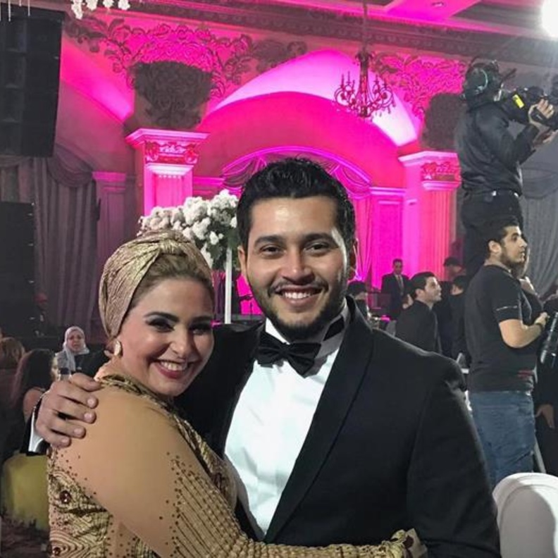 صابرين مع ابنها نور