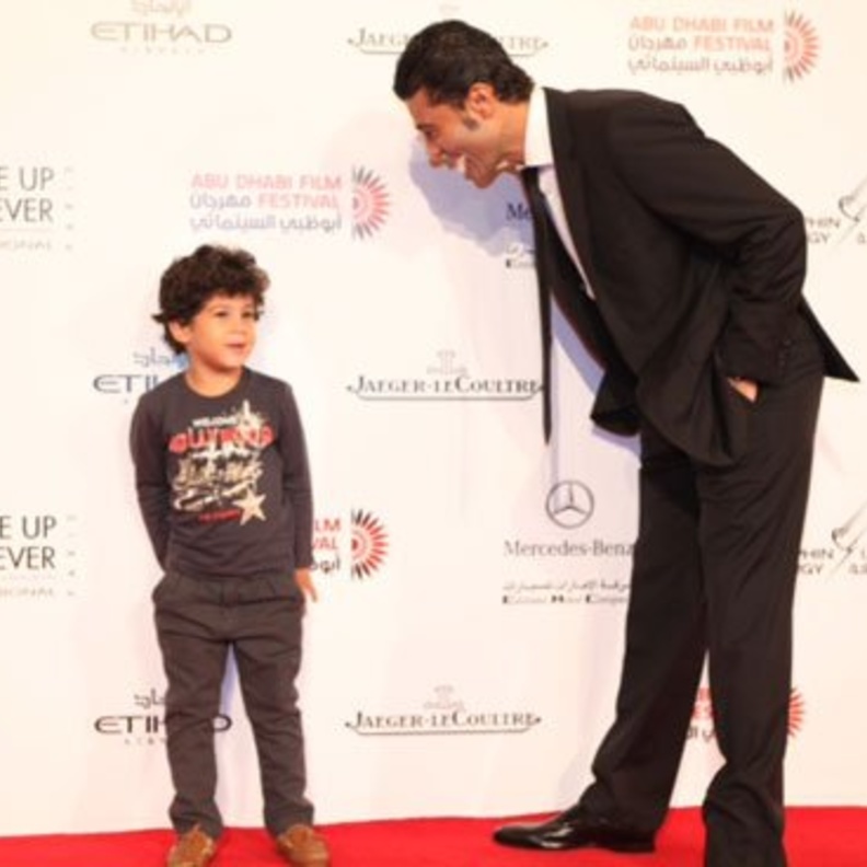 خالد النبوي وابنه على السجادة الحمراء
