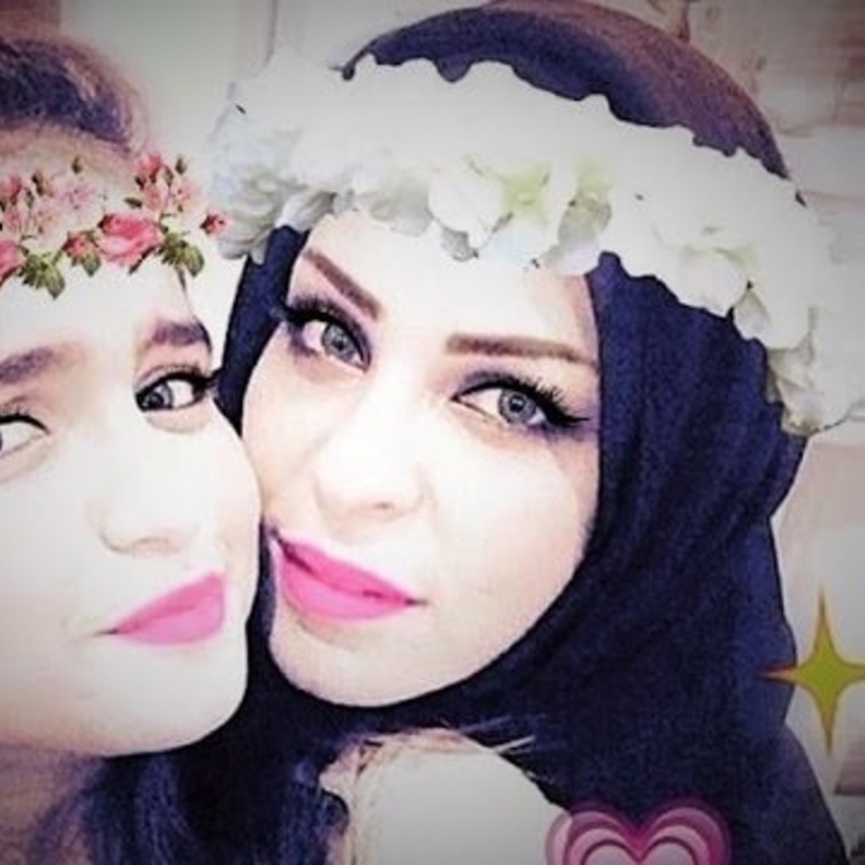 حلا الترك ووالدتها