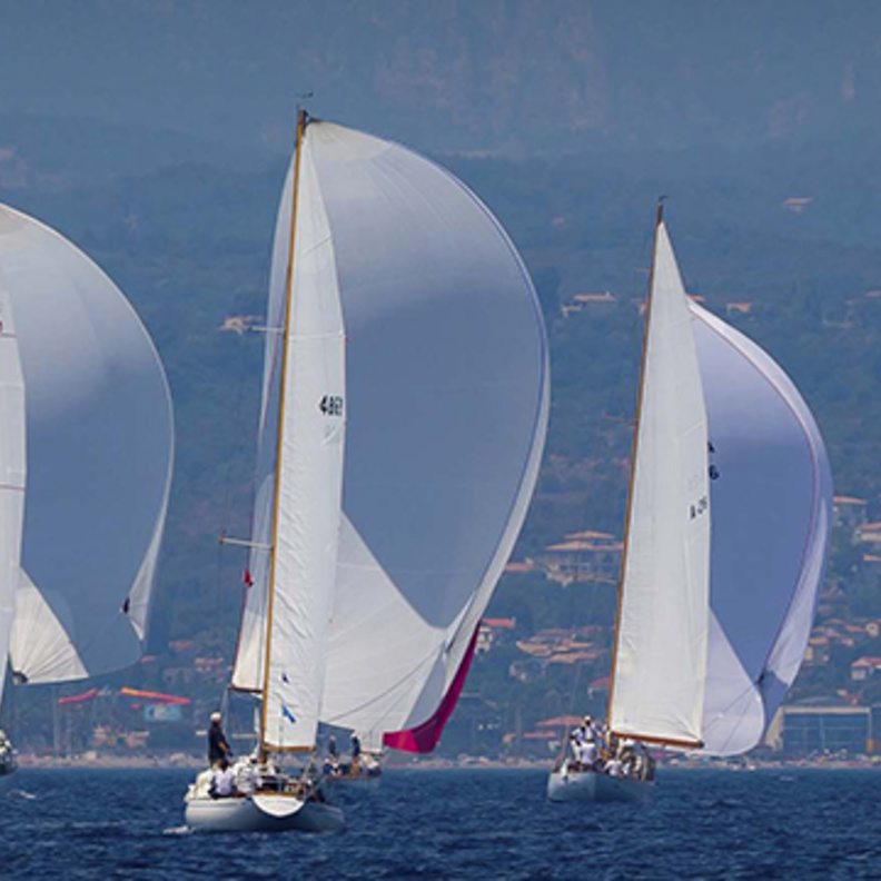 موسم إبحار اليخوت الكلاسيكية على شواطىء الكوت دازور
