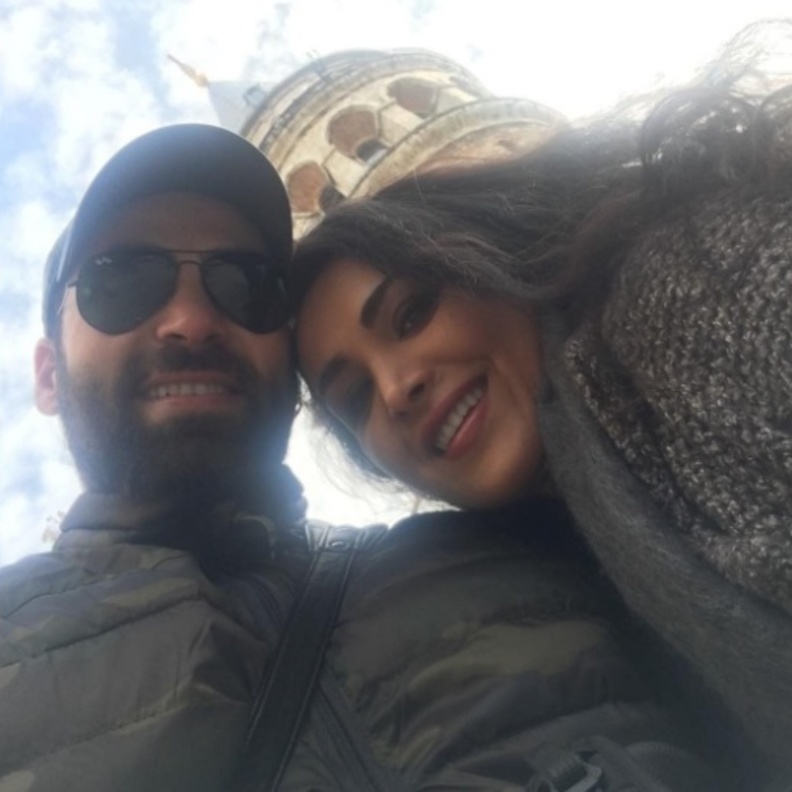 قمر خلف وزوجها 2017