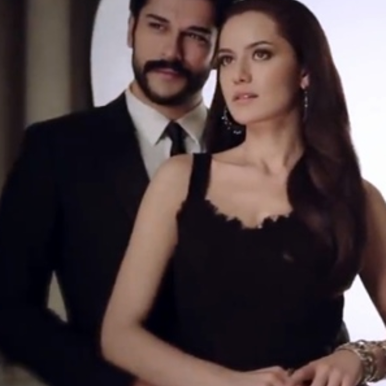 بوراق أوزجيفيت وفهرية افجان