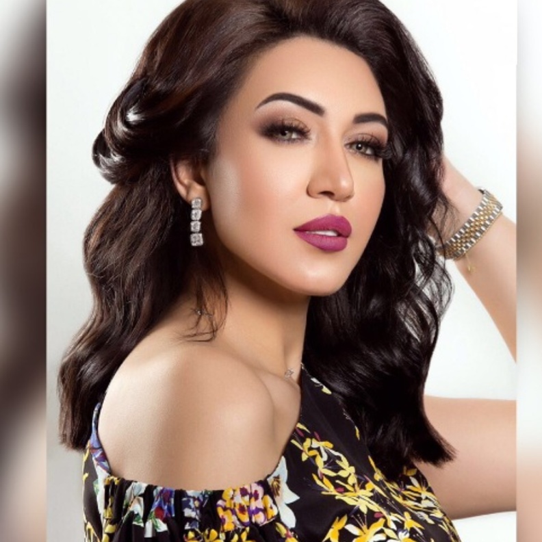 اسما لمنور عندو الزين