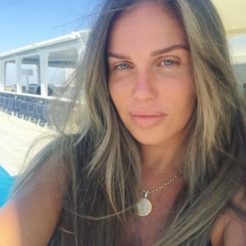 نيكول سابا بدون مكياج