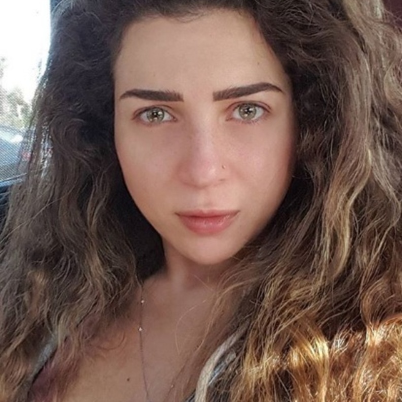 مي عز الدين 2017