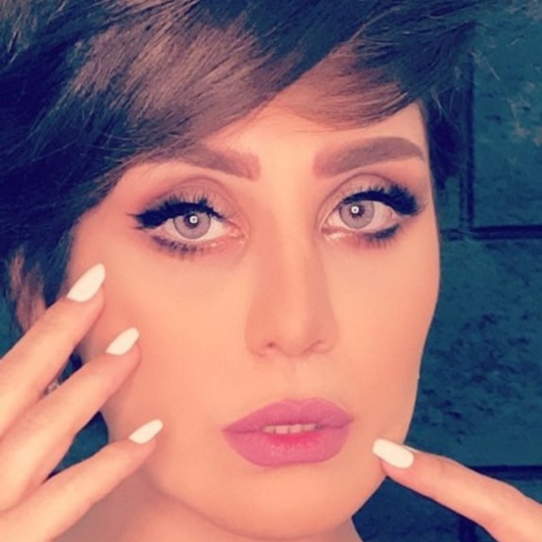 الفنانة شوق وتشوق انفها