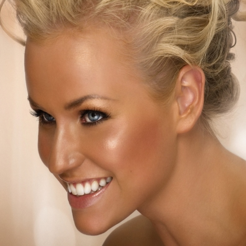 تسمير مناسب مع اللون الأبيض