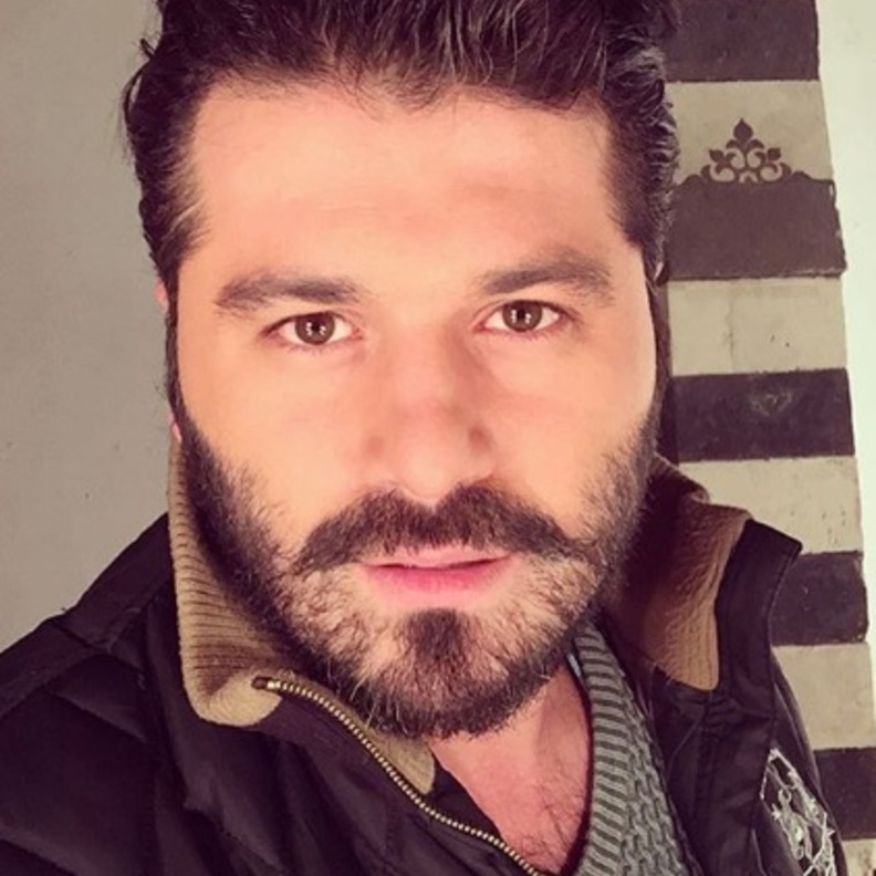 يزن السيد يتعرض للسرقة