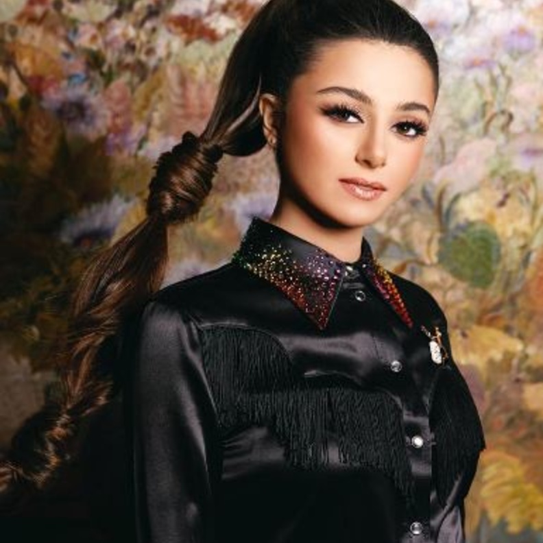 ماريتا الحلاني وانتقادات لاطلالاتها