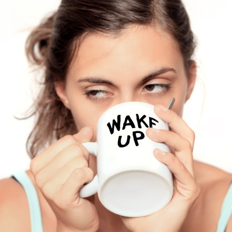 تناول القهوة بافراط يعيق عمل النوم و يؤدي لتعب و ارهاق شديدين