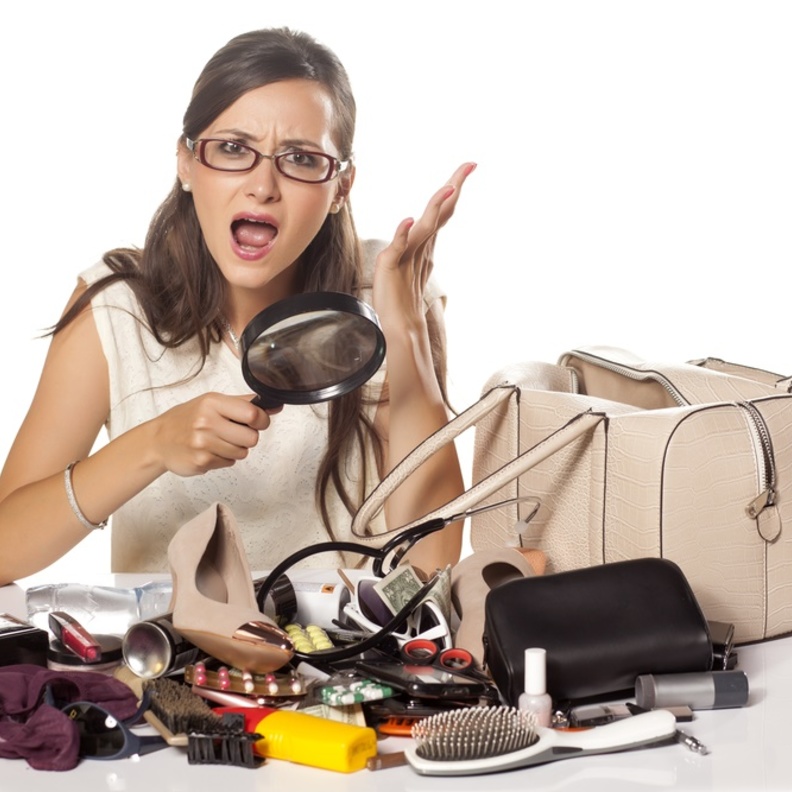 حقيبة اليد تمتلئ بالجراثيم و الميكروبات الناقلة لامراض كثيرة