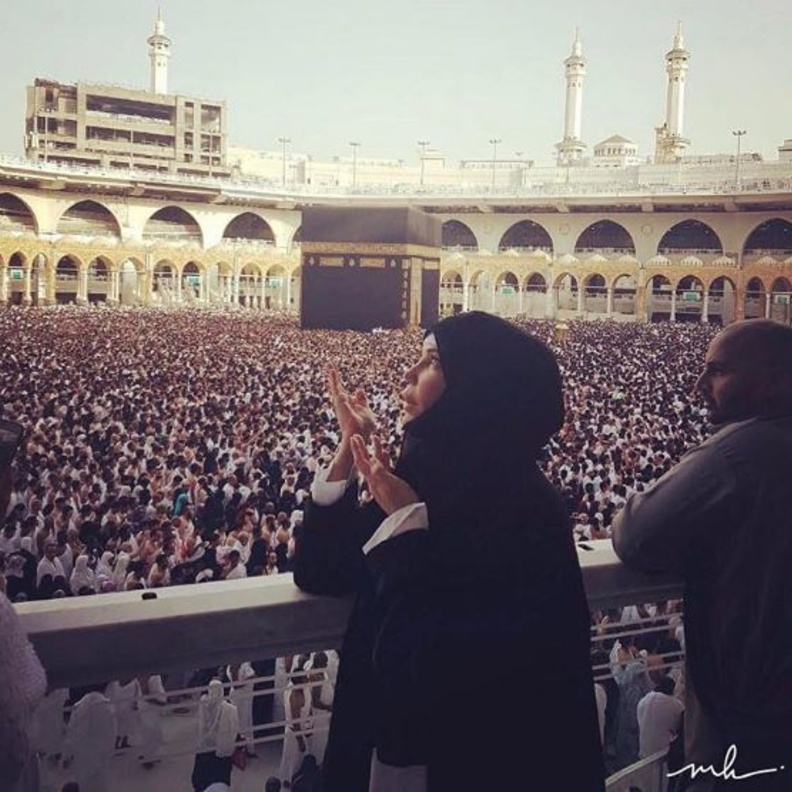 نجوم يؤدون مناسك العمرة في رمضان 2018 ..بالصور