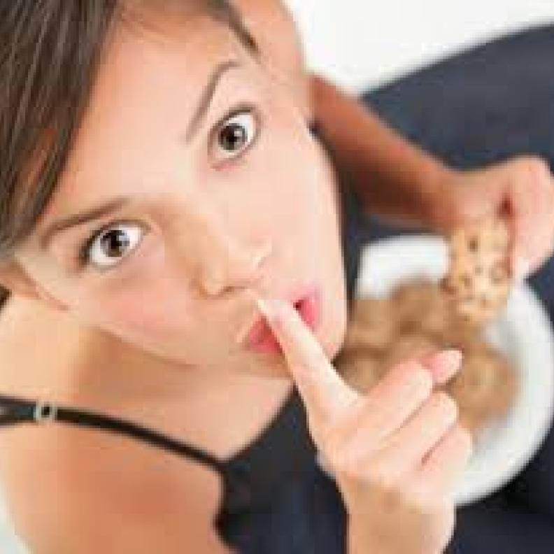  ما زلت تشعرين بالجوع بعد وجبة الطعام؟ اطلعي معنا على بعض الاسرار لكبح الشهية