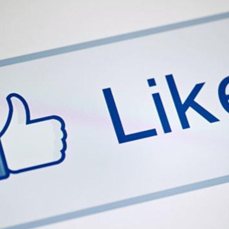 أب يطلب مليون "like" مهرا لابنته