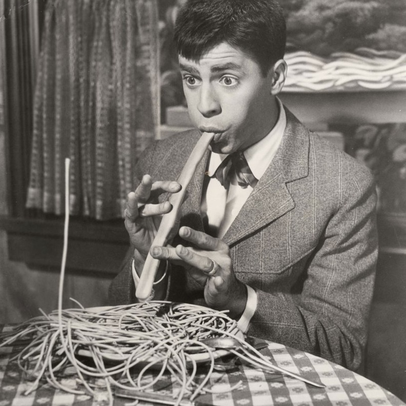 وفاة جيري لويس أسطورة الكوميديا الأمريكية عن عمر 91 عاماً