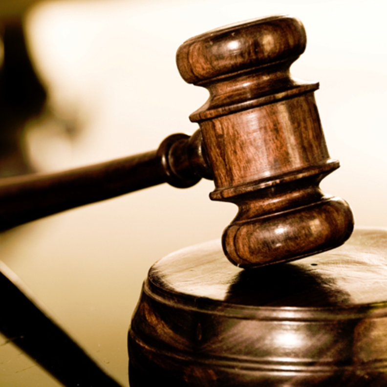 بعد زواج دام 37 عاما وإنجاب 6 أبناء منه أدعى أن زوجته هي أخته 