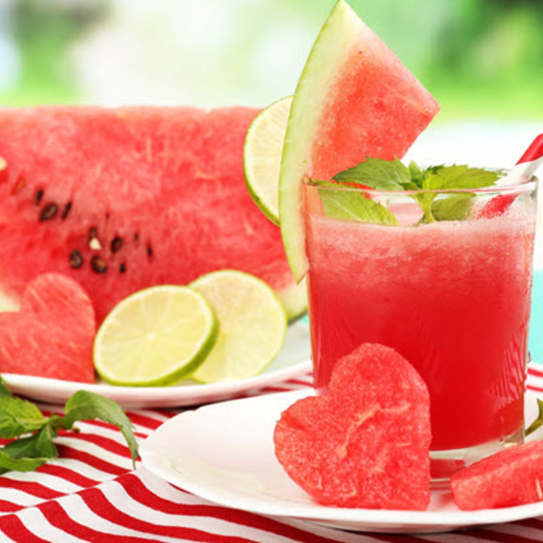 فوائد عصير البطيخ الأحمر للصحة و الجمال