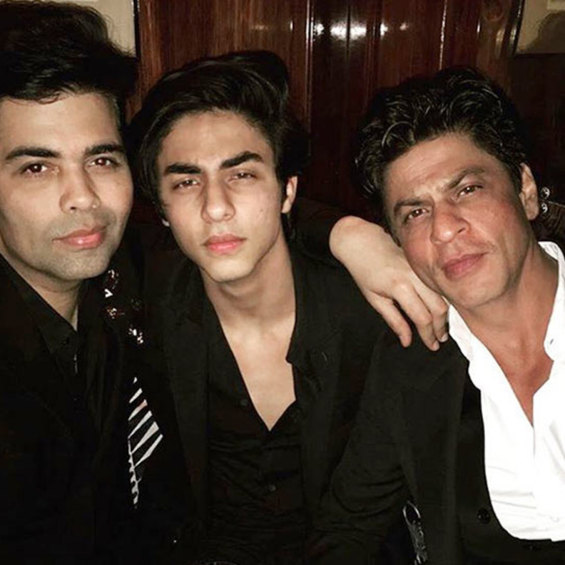 كاران جوهر مع شاروخان وابنه اريان