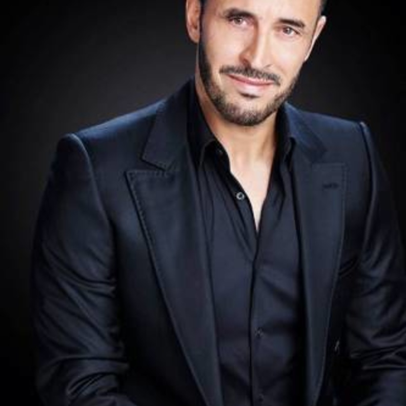 نجوم جاملوا اصدقاءهم بالظهور في كليباتهم.. احداهن وافقت بسبب القيصر