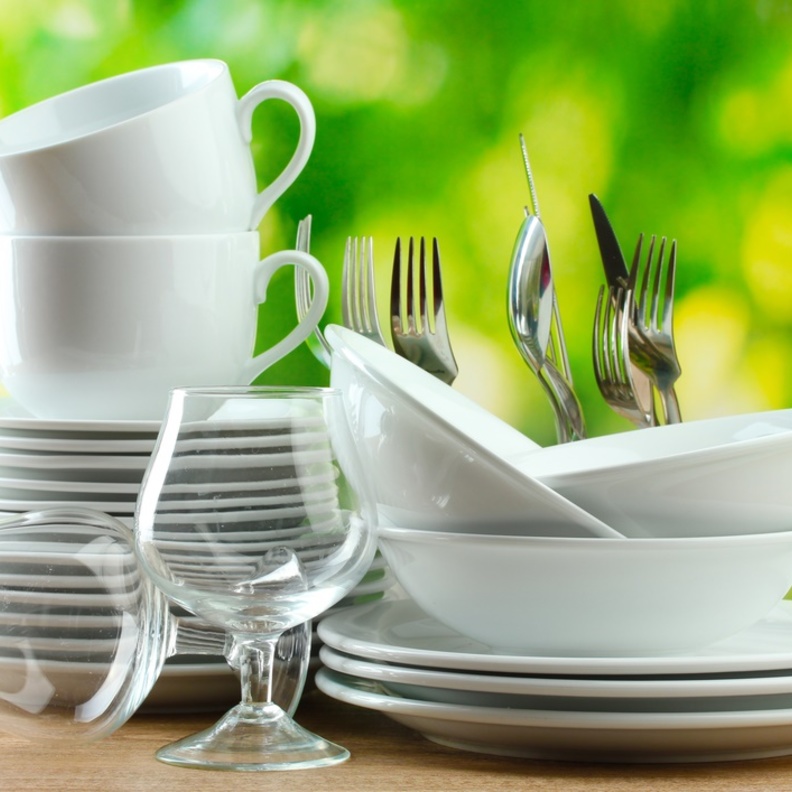 نظفي الصحون قبل الاجازة للمحافظة على مطبخك نظيفا و خاليا من الروائح