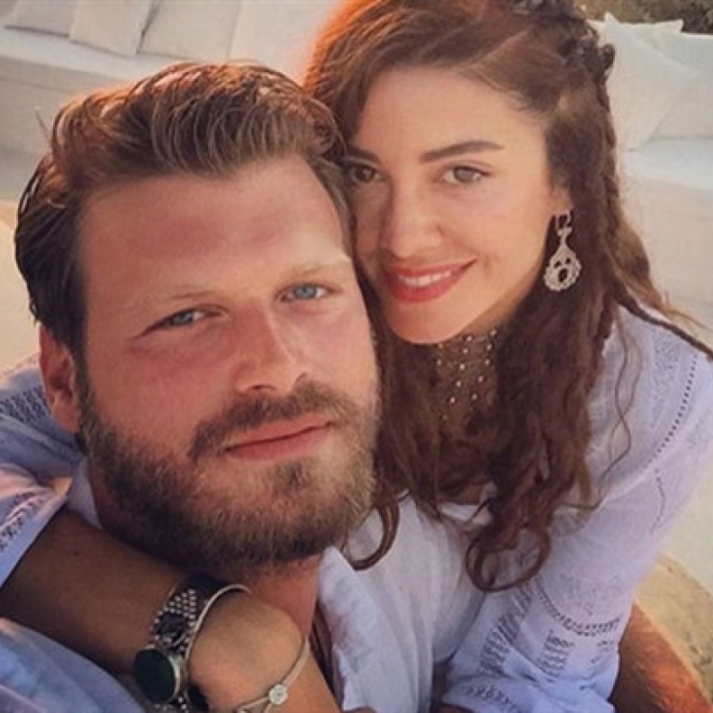 كيفانش تاتليتوغ وزوجته