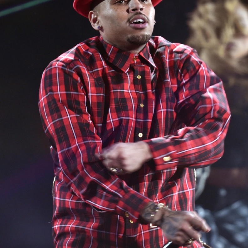 كريس براون يصدر أغنية جديدة في BET Awards
