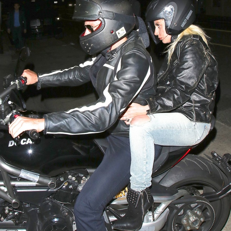  ليدي جاجا وبرادلي كوبر