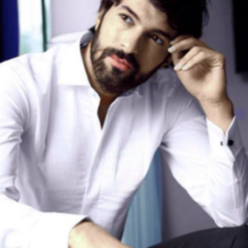 انجين أكيوراك