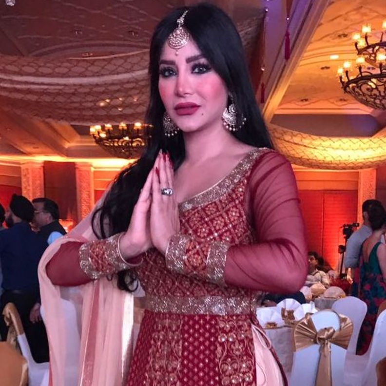 لجين عمران بالزي الهندي