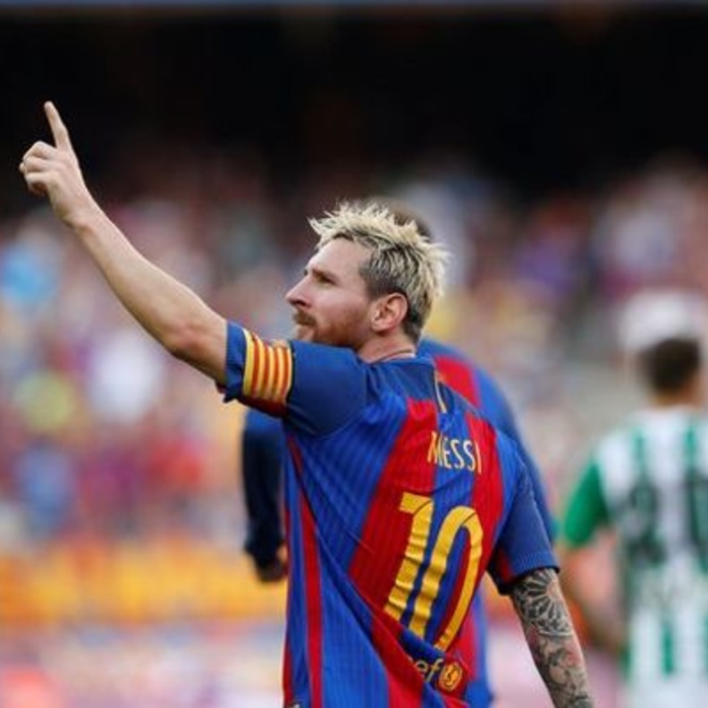 ميسي أعلى الرياضيين دخلا في لعالم