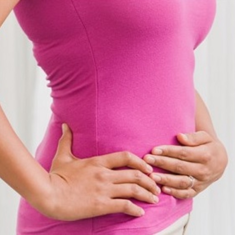 شدّي وقوّي عضلات معدتك بحركة واحدة فقط