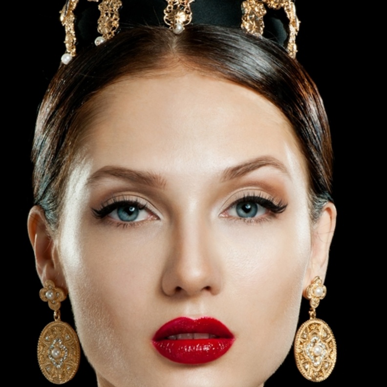 مكياج ناعم كالملكات يوم الزفاف