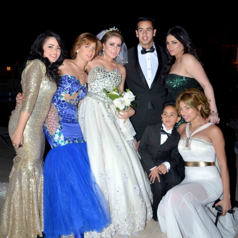 مروة نصر تزف شقيقها على أغنية "وعدتك"