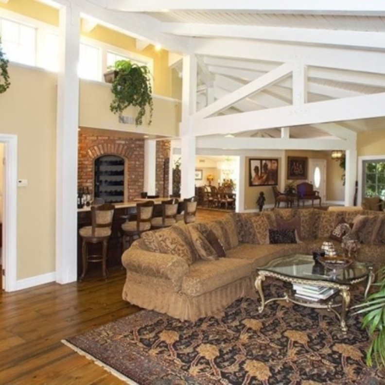 مايلي سايرس تشتري منزلاً بـ4 مليون دولار 