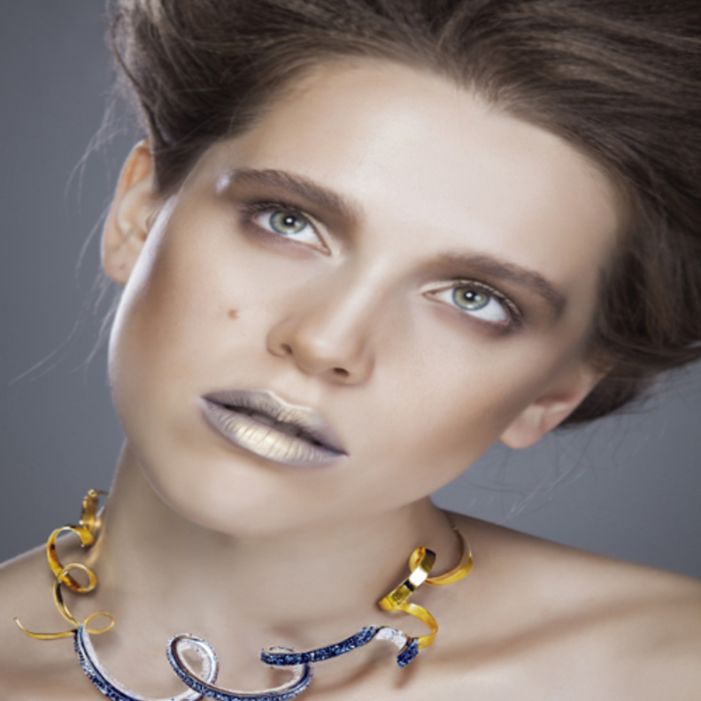 مجوهرات مصنوعة من الذهب الخالص والفضة الاسترلينية