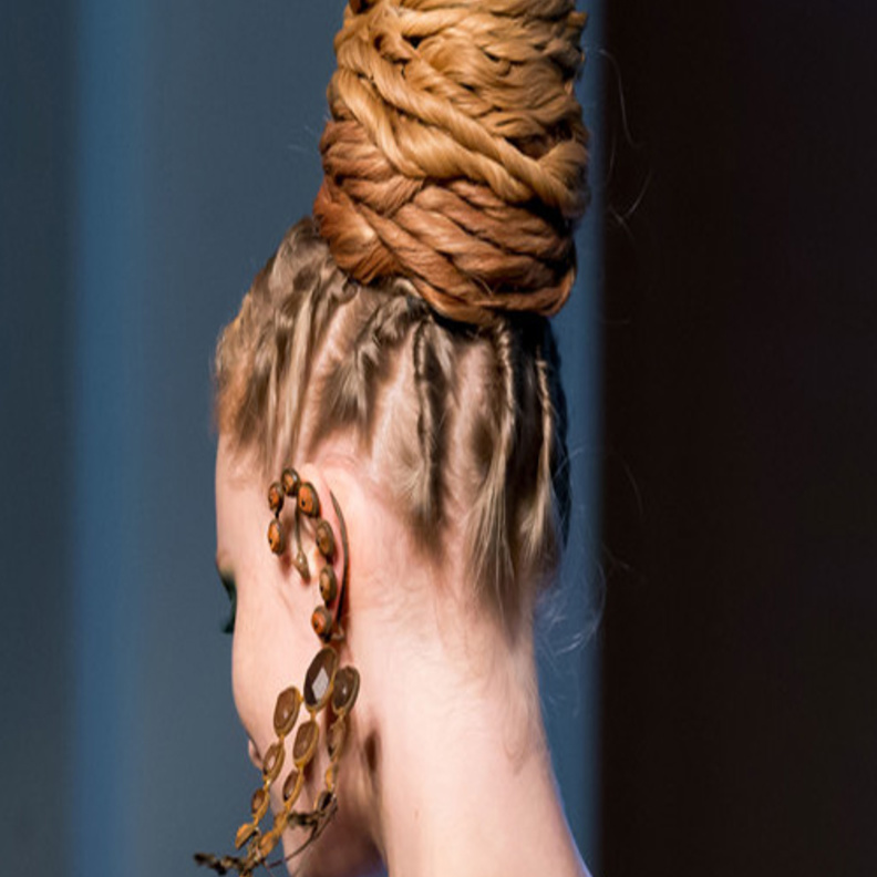 العناية بالشعر مع الجدايل