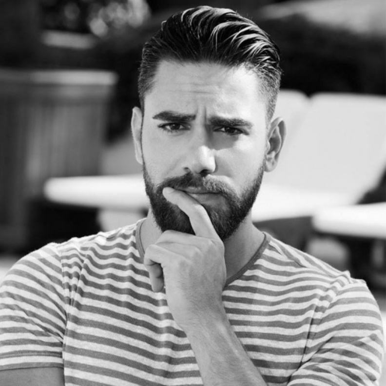 الممثل التركي قادير دوغلو