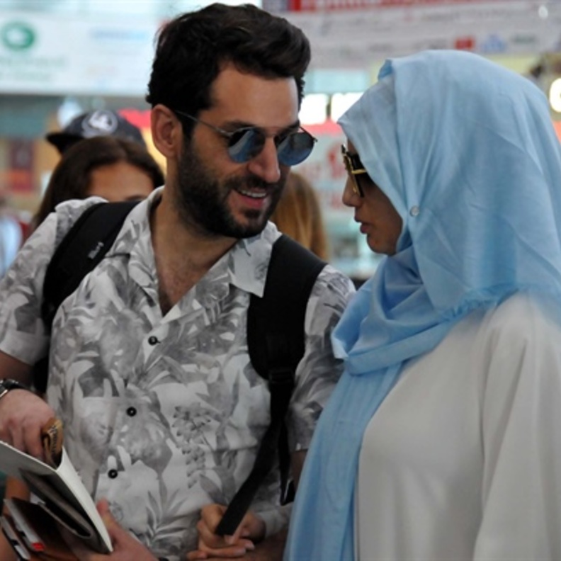 مراد يلدريم وزوجته